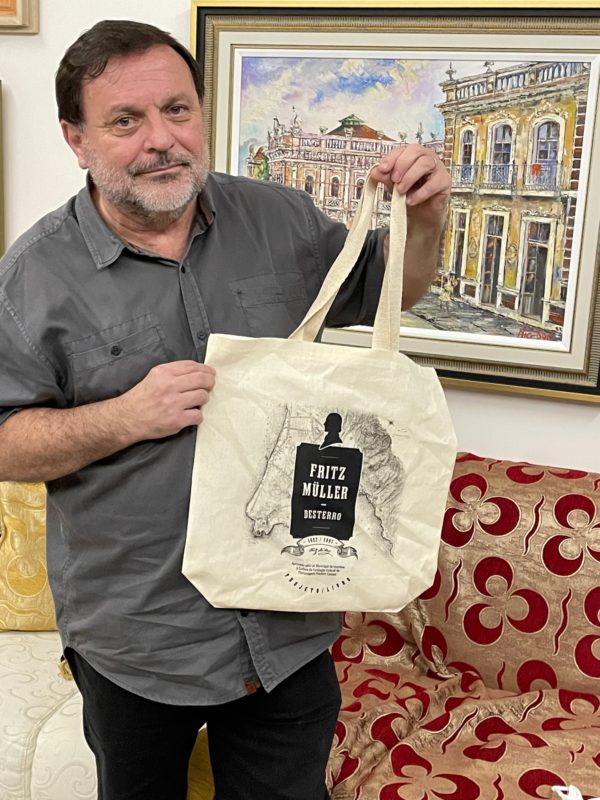 Escritor realiza pesquisa in&eacute;dita em SC – Foto: Moacir Pereira