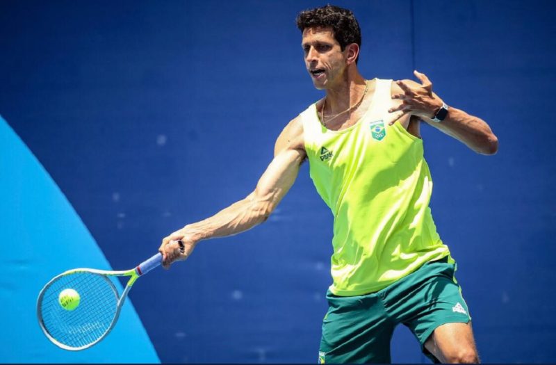 Marcelo Melo em ação nas duplas mistas das Olimpíadas de Tóquio nesta quarta (28) – Foto: Gaspar Nóbrega/COB