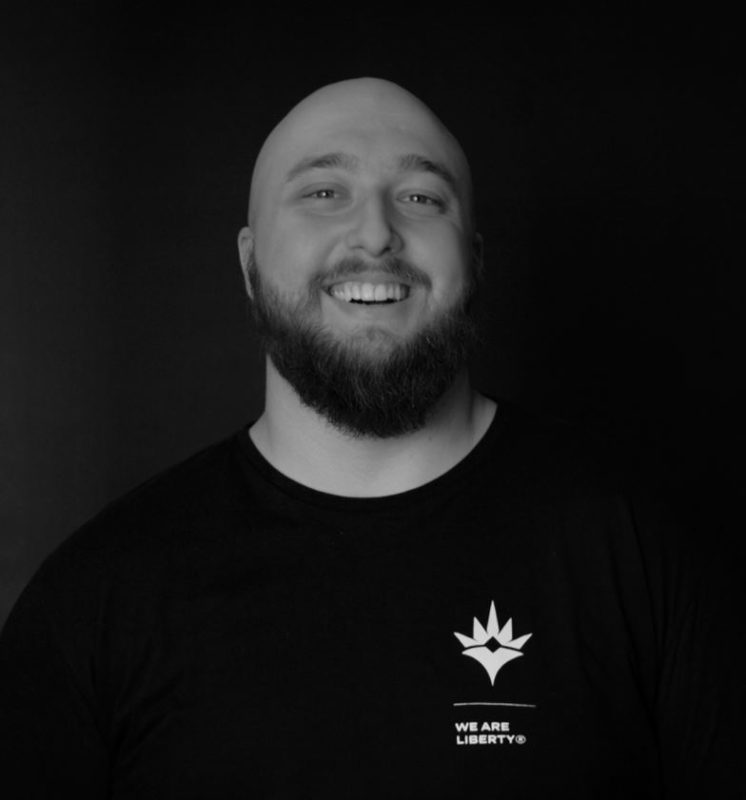 Marcelo Orthmann morreu aos 28 anos v&iacute;tima de complica&ccedil;&otilde;es da Covid-19. Ele &eacute; a 289&ordf; pessoa a morrer pela doen&ccedil;a em Brusque – Foto: Reprodu&ccedil;&atilde;o/Redes Sociais