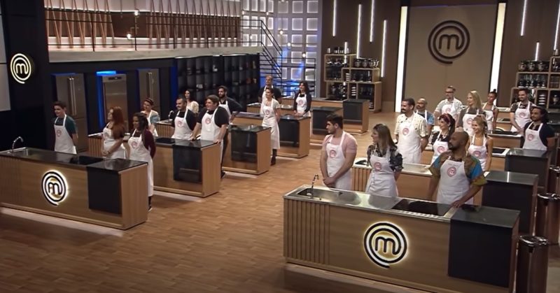 Um dos jurados do reality gastronômico precisou ser hospitalizado – Foto: Reprodução/Youtube
