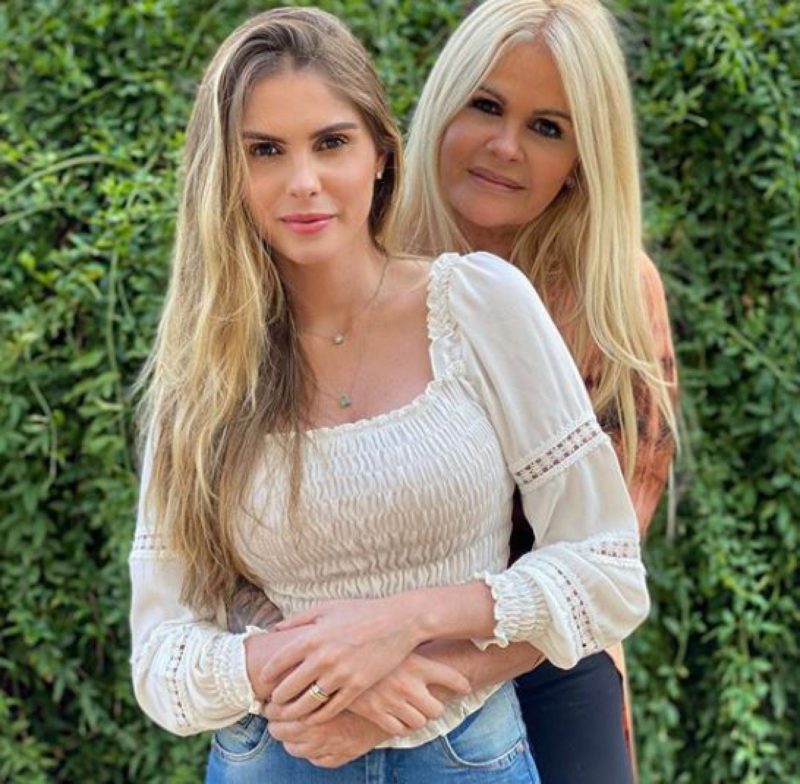 Monique Evans saiu em defesa da filha ap&oacute;s cr&iacute;ticas por realizar biopsia em embri&otilde;es – Foto: Redes sociais/Divulga&ccedil;&atilde;o/ND