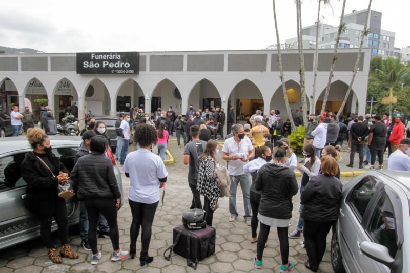 Reuni&atilde;o de despedida dos familiares e amigos de Paulo – Foto: Leo Munhoz/ND