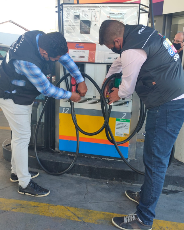 Posto de combustível na Capital foi flagrado pela "Operação Gato por Lebre" do Procon SC