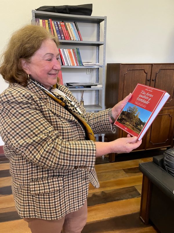 Nelma tem vários livros publicados – Foto: Moacir Pereira