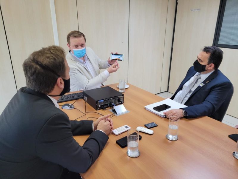 prefeito adriano silva, de Joinville, reunido com ministérios em Brasília