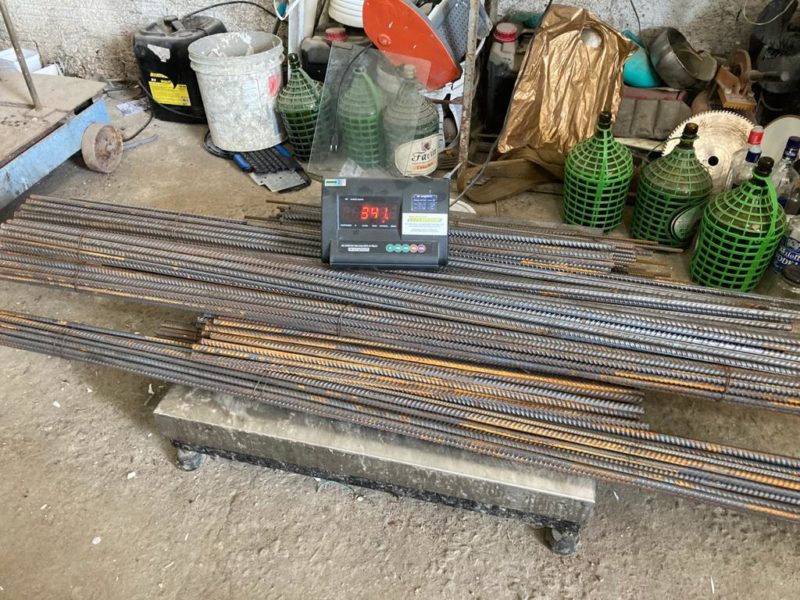 S&oacute; em Itapema foram apreendidos mais de 300 ferros de constru&ccedil;&atilde;o – Foto: PMSC/Divulga&ccedil;&atilde;o