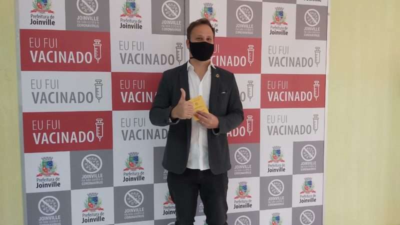 Segunda dose será aplicada daqui a 90 dias