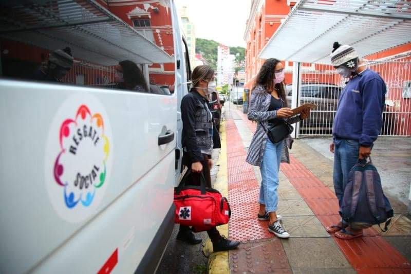 Trabalhos se intensificam quando há previsão de frio – Foto: Leonardo Sousa/PMF/Divulgação/ND