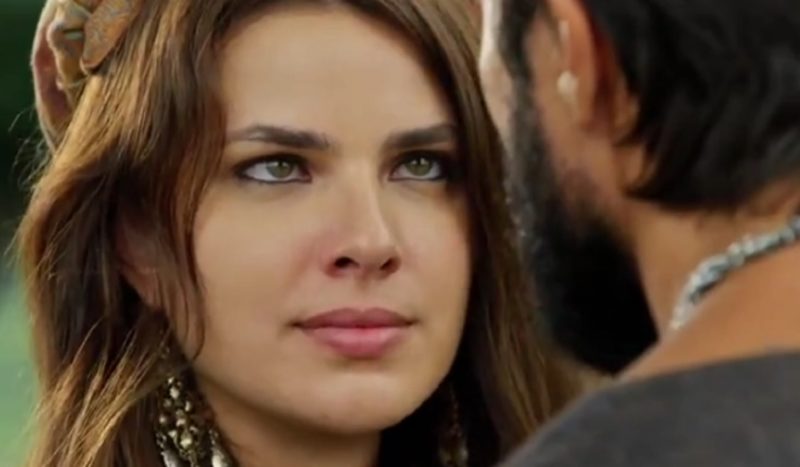 Raquel conversa com Esa&uacute; no cap&iacute;tulo desta ter&ccedil;a (13) em G&ecirc;nesis – Foto: Reprodu&ccedil;&atilde;o/ R7