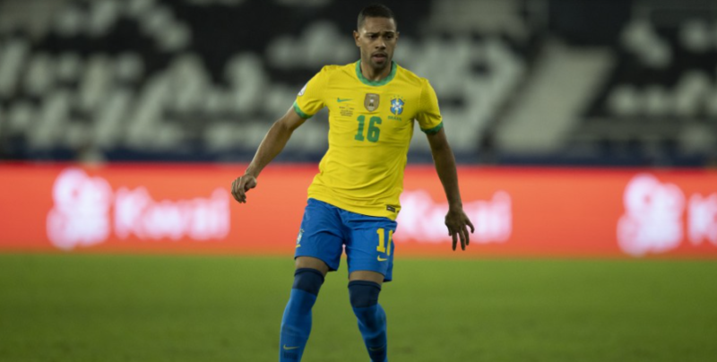 Renan Lodi pode jogar com Messi – Foto: Lucas Figueiredo/CBF