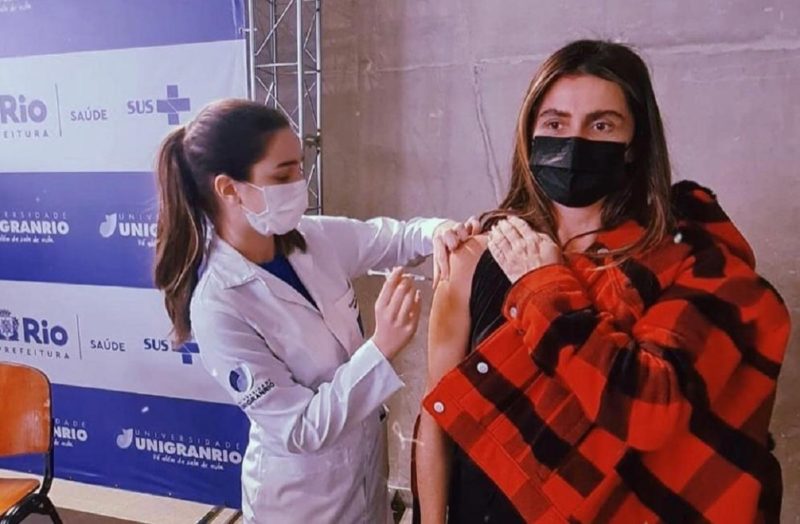 Atriz Giovanna Antonelli recebeu vacina a Covid-19 nesta quarta (30) &#8211; Foto: Reprodução/ Instagram