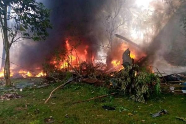 Avi&atilde;o cai nas Filipinas neste domingo e mata 45 pessoas – Foto: Reprodu&ccedil;&atilde;o Twitter