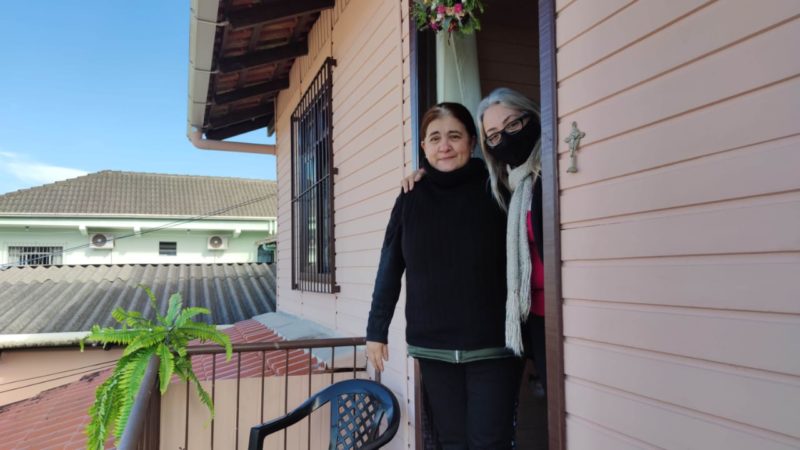 Rosana Severino, de 53 anos, ficou 12 horas presa dentro do banheiro da empresa, em Blumenau – Foto: Rodrigo Vieira/NDTV