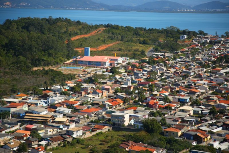 Regularização dos terrenos no bairro permite que a prefeitura amplie sua atuação no local – Foto: Leonardo Sousa/PMF/Divulgação/ND