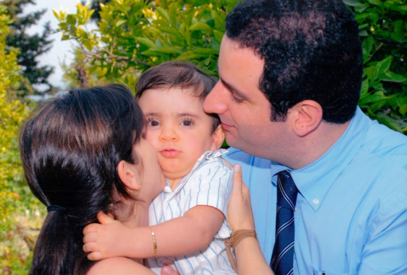 Antoine Daher com o filho Anthony e a esposa. – Foto: Arquivo pessoal/ND
