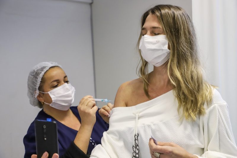 vacinação contra covid-19