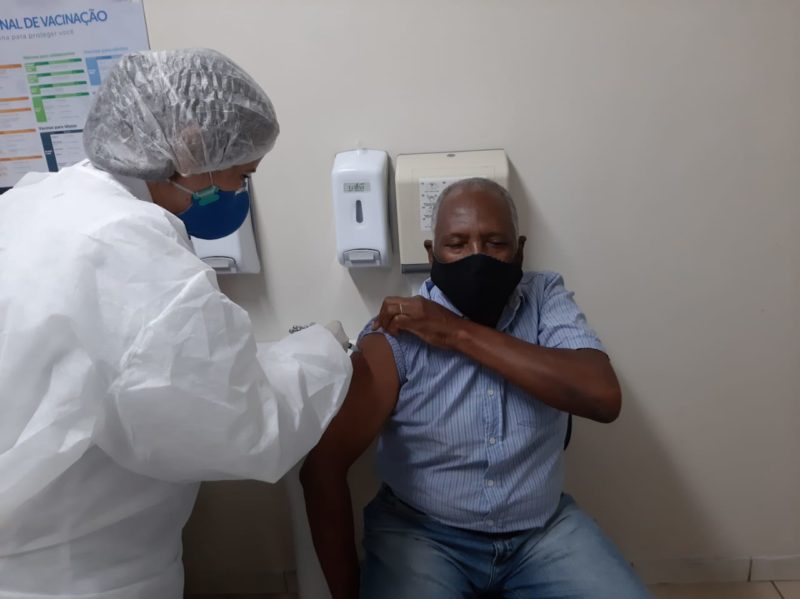 Vacina&ccedil;&atilde;o est&aacute; sendo realizado nesta ter&ccedil;a-feira (6) em pessoas com 40 anos ou mais em Crici&uacute;ma, al&eacute;m dos grupos priorit&aacute;rios – Foto: Divulga&ccedil;&atilde;o/Decom/ND