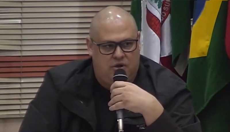 Vereador estava junto à família quando foi rendido