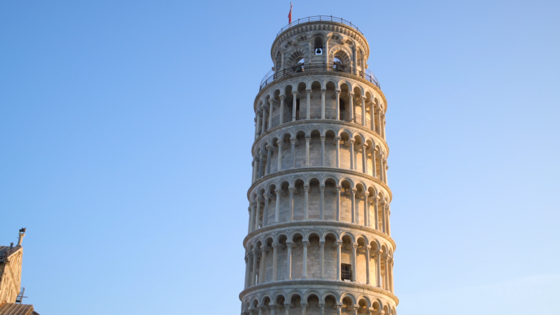 Torre de Pisa foi construída no século 12, na Itália. &#8211; Foto: Arquivo/ ND