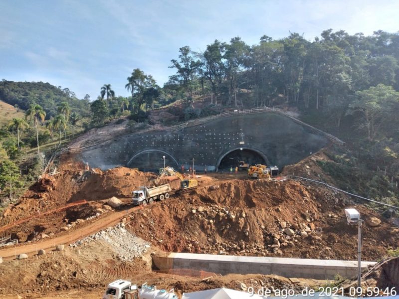 Túneis sendo abertos; obra trará um importante respiro para a mobilidade local – Foto: Arteris/divulgação