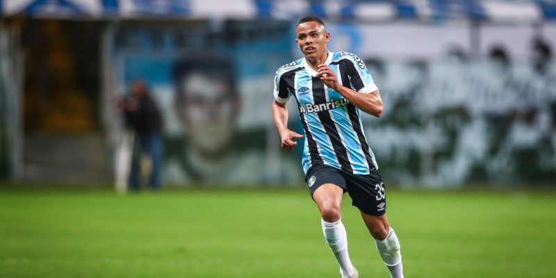 Lateral destacou a melhora na situação do Tricolor no Campeonato Brasileiro – Foto: Foto: Lucas Uebel/Grêmio FBPA