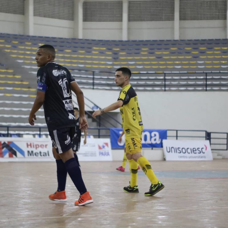 Torres marcou o segundo e garantiu a vitória do Aurinegro em Santarém &#8211; Foto: Juventude Futsal/Divulgação