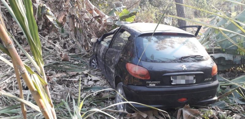 Mulher perdeu o controle do carro – Foto: 3&ordm;-Sgt-BM-Fabiano-Jovinski