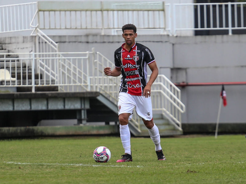 Naldo est&aacute; isolado e deve fazer testes nesta ter&ccedil;a-feira (31) e quarta-feira (1&ordm;) – Foto: Vitor Forcellini/JEC/Divulga&ccedil;&atilde;o/ND