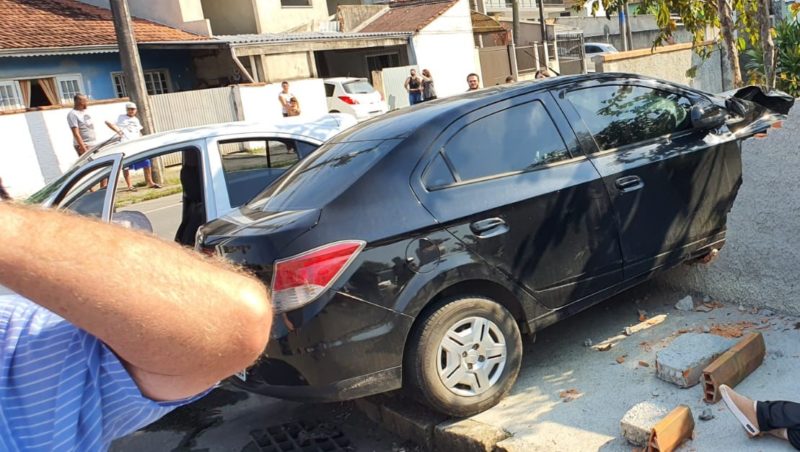 acidente na rua bem-te-vi em Joinville