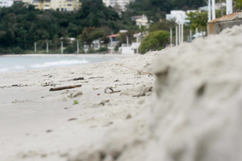 Prefeitura quer fazer alargamento da faixa de areia nas praias de Jurerê e Ingleses