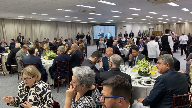 Bolsonaro discursou, recebeu reivindicações e continuou a agenda durante o dia – Foto: Divulgação/ND