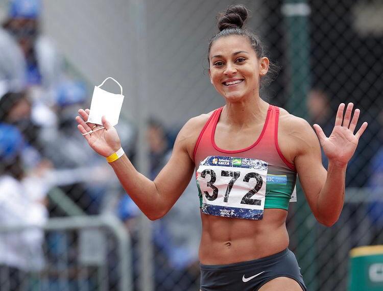 Ana Cl&aacute;udia Lemos reencontrou as boas performances na pista quando voltou a treinar no Sul de SC – Foto: Wagner Carmo (CBAt)/ND