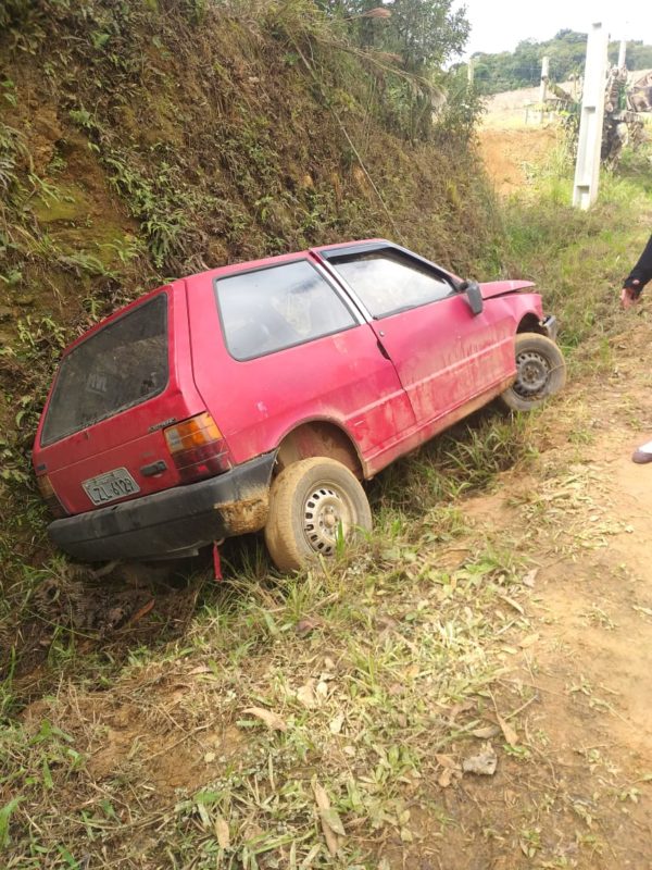 Donos do Fiat Uno pretendiam consertar o autom&oacute;vel – Foto: Arquivo Pessoal/Dulceneia Ribeiro/ND