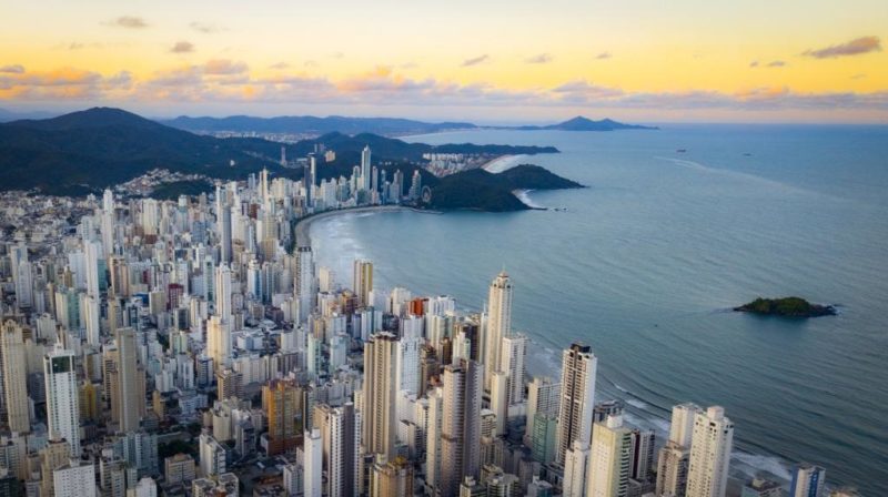Com nova praia, Balneário Camboriú é um dos destinos preferidos de turistas – Foto: Prefeitura de Balneário Camboriú/Divulgação