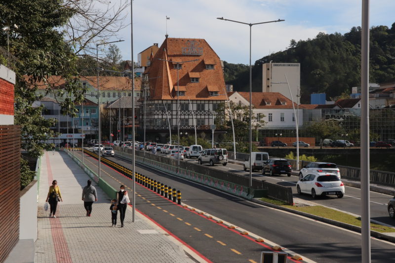 Duplicação da ponte Adolfo Konder, no Centro de Blumenau &#8211; Foto: Marcelo Martins/Divulgação/ND