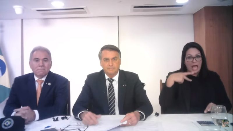 Durante sua&nbsp;live semanal, nesta quinta (26), o presidente classificou como ‘problema s&eacute;rio’ a atual crise energ&eacute;tica – Foto: Reprodu&ccedil;&atilde;o/YouTube/ND