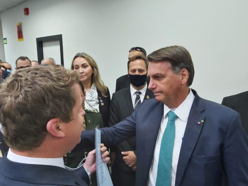 Bolsonaro recebe manifesto pela duplicação da BR-470 – Foto: Divulgação