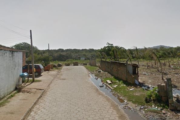 Homem de 30 anos foi morto em plena luz do dia, no Norte da Ilha, em Florian&oacute;polis – Foto: Reprodu&ccedil;&atilde;o/Google Street View