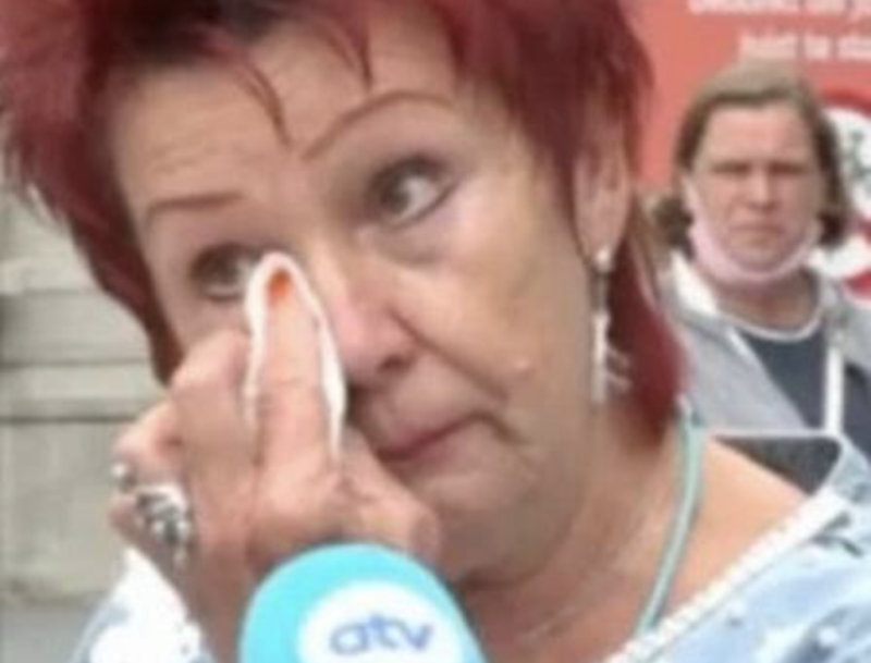 ‘O problema &eacute; que estou tendo um caso com um chimpanz&eacute;’, afirma Adie – Foto: Reprodu&ccedil;&atilde;o