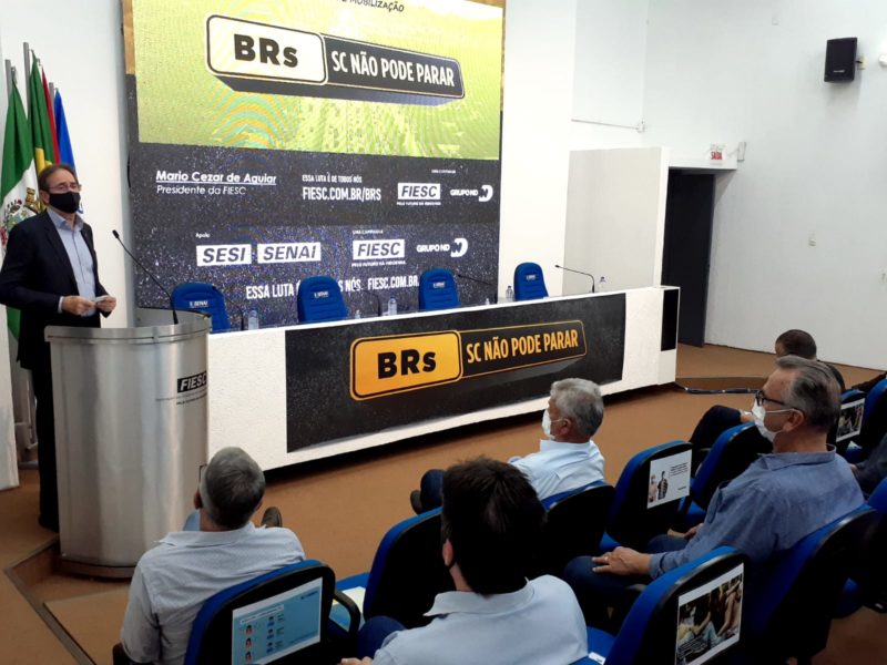 Presidente da FIESC, Mario Cezar de Aguiar apresentou um balanço sobre as rodovias. – Foto: Caroline Figueiredo/ND Mais