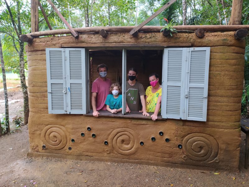 Casa de barro feita com as 'próprias mãos' vira sonho realizado de família  em SC | ND Mais