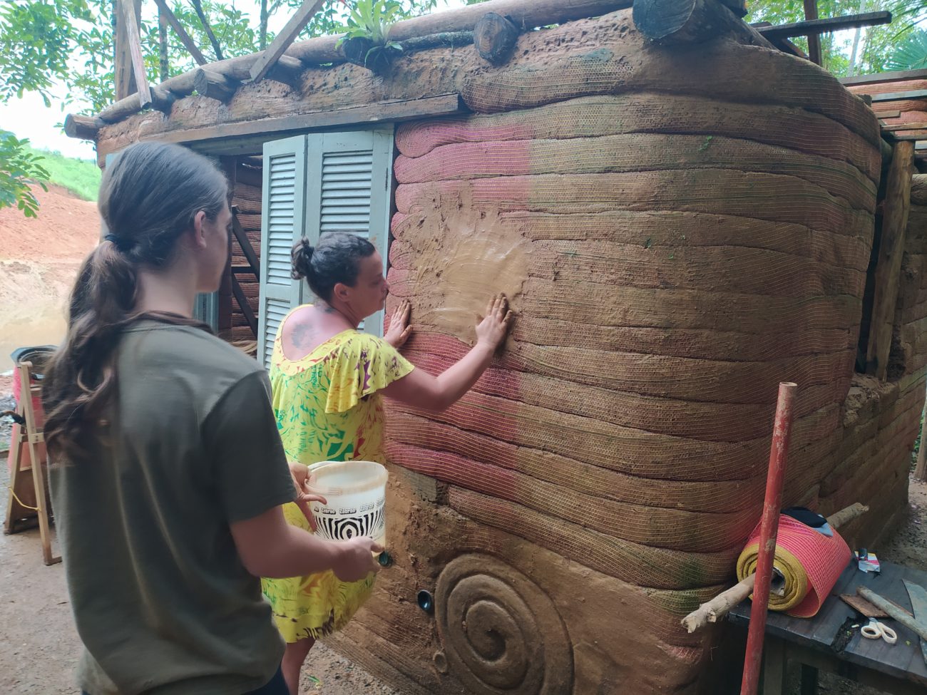 Casa de barro feita com as 'próprias mãos' vira sonho realizado de família  em SC | ND Mais