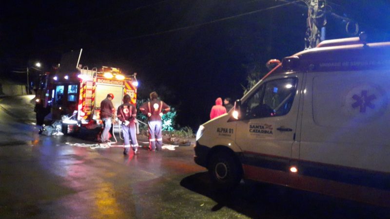 Acidente aconteceu na Rua Franz Muller, no bairro Velha Grande – Foto: CBMSC