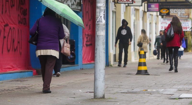 Chuva persiste em Joinville e a previsão não é boa para quem espera o sol – Foto: Carlos Jr/ND