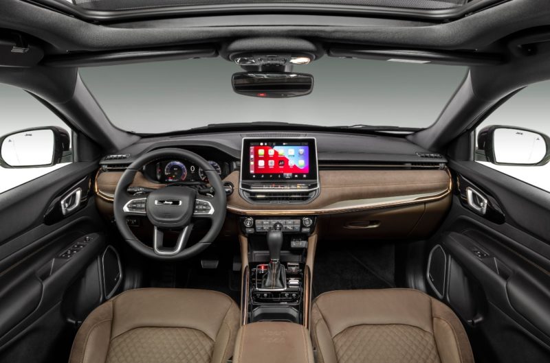 O Commander vem em duas vers&otilde;es &ndash; Limited e Overland (ambas com motoriza&ccedil;&otilde;es 1.3 turbo flex 4×2 e 2.0 turbo diesel 4×4) – Foto: Foto: Stellantis/Divulga&ccedil;&atilde;o