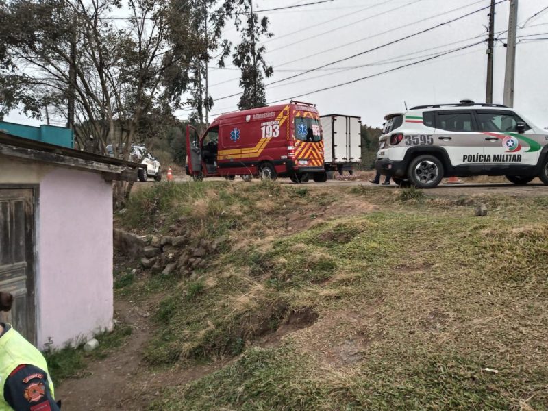 Dois suspeitos de terem matado um homem em Rio Negrinho foram presos na tarde de quinta-feira (12), após um policial militar avistar uma movimentação suspeita na BR-280, em Mafra – Foto: 9BBM/Divulgação