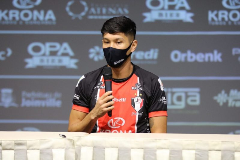 Daniel Shiraishi estreia nesta quarta-feira (11) com a camisa tricolor – Foto: Carlos Jr./JEC/Krona/Divulgação