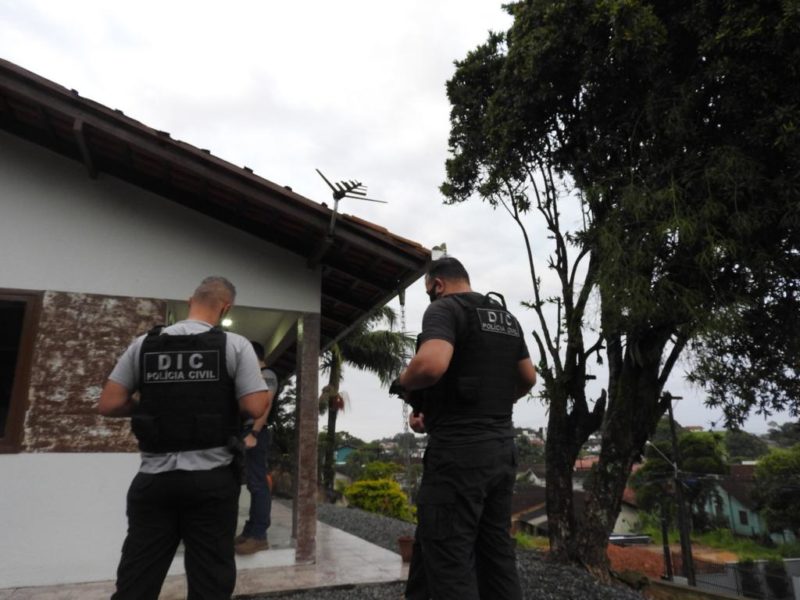 Seis meses após a prisão de uma quadrilha por roubo à residência em Joinville os três acusados foram condenados a mais de 10 anos de prisão – Foto: Polícia Civil/Divulgação