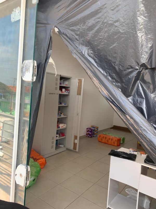 Medicamentos estavam em sala clandestina da farmácia – Foto: Divulgação/ PMF/ ND