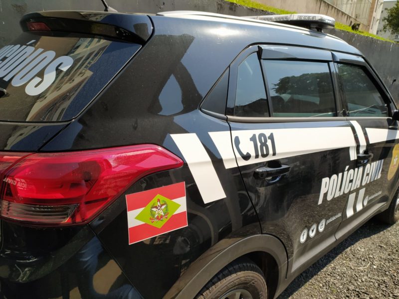 carro da polícia civil de joinville